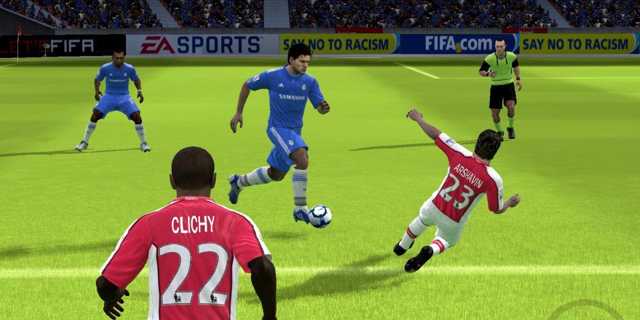 EA SPORTS FIFA Online Kicked Off