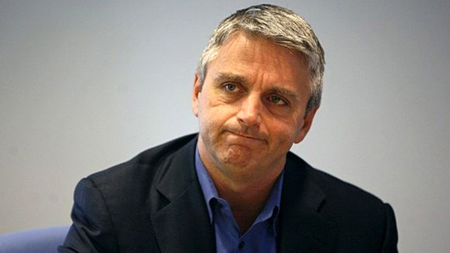 EA a "convaincu" le PDG John Riccitiello de "démissionner".
