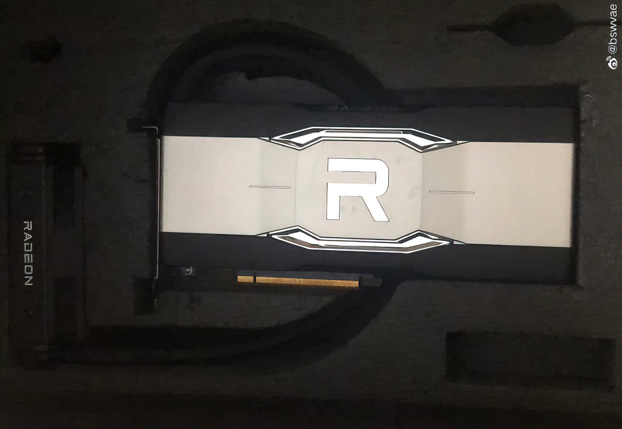 Unveröffentlichte AMD 6900 XTX Karte mit Wasserkühlung abgebildet