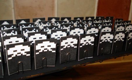 Space Invaders recréé physiquement avec un vrai laser