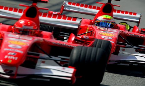Juegos de carreras para enfrentarse a pilotos profesionales de F1
