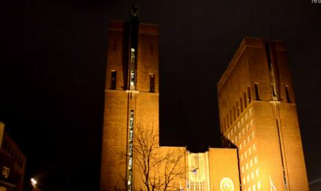 Oslo City Hall rings out Mario theme tune on the hour