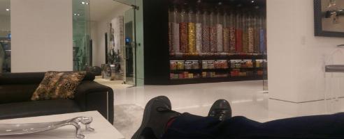 Notch buys LA mansion