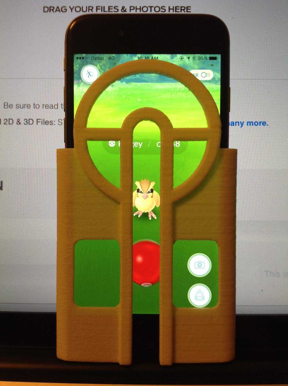 This iPhone Cover Makes Your Pokémon Go Throws Perfect
